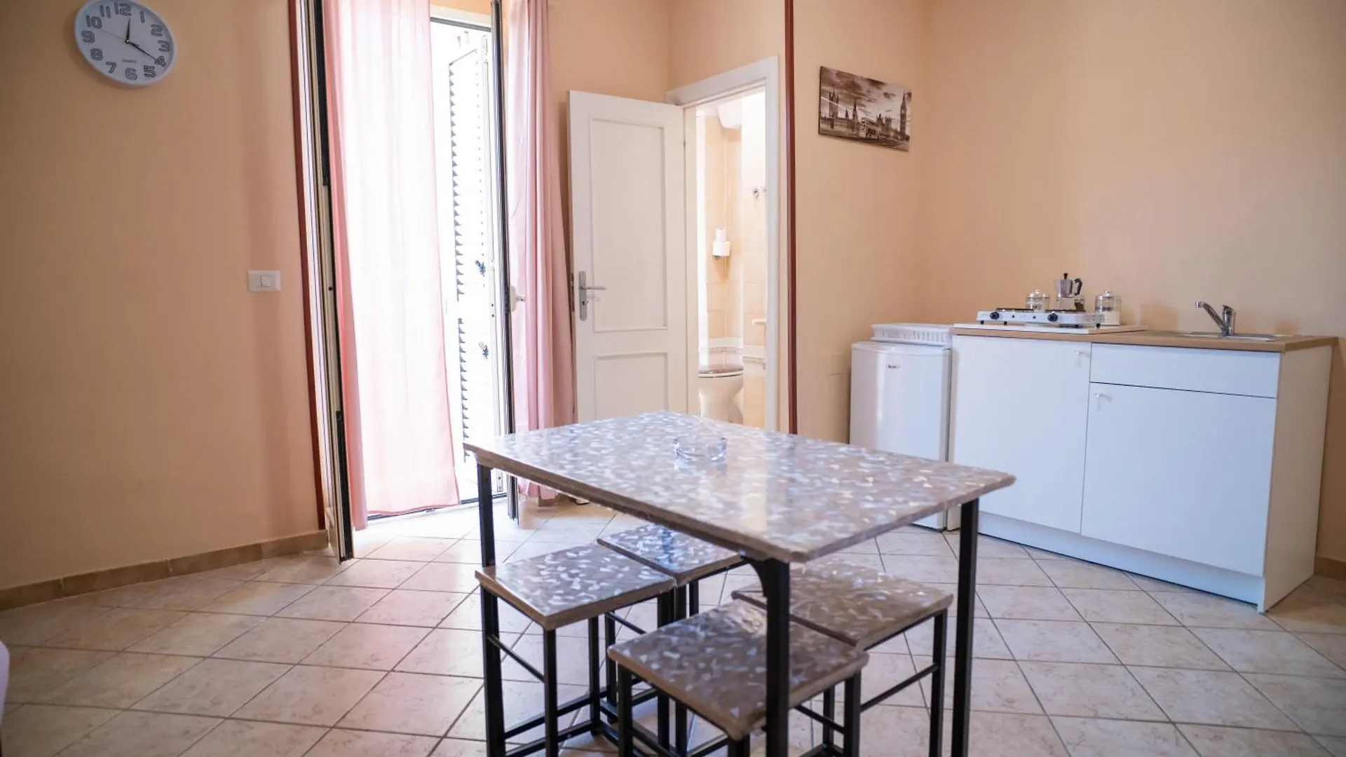 Capodichino Apartment 127-11 Naples